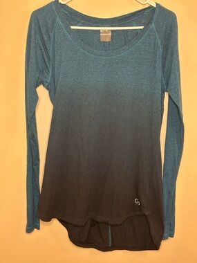CALIA LARGE Teal to Black Ombre Long-Sleeve Scoop Neck Top - P2P 20” Length 30”